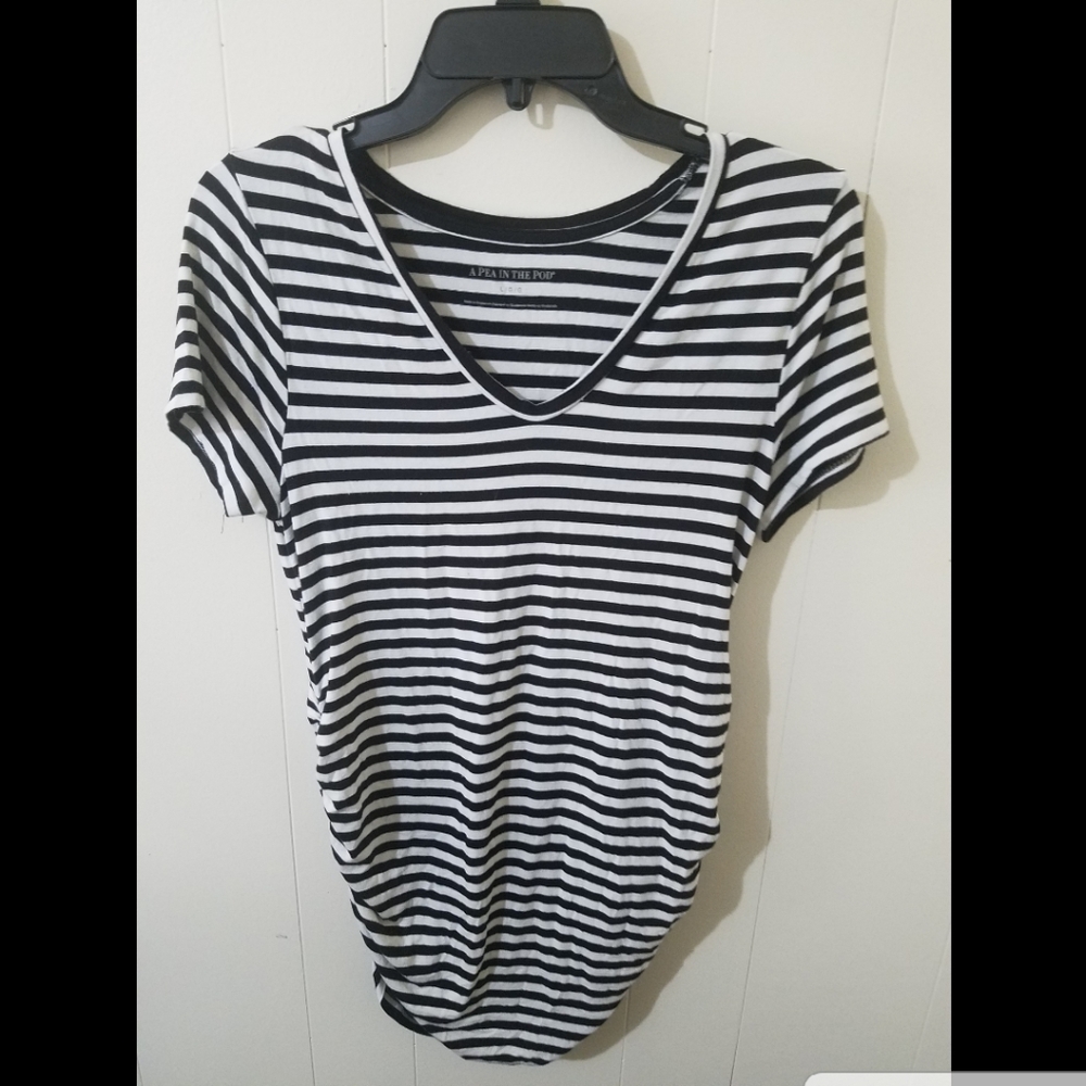 A Pea In The Pod Large stripped shirt